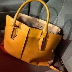 TODS purse with dust bag